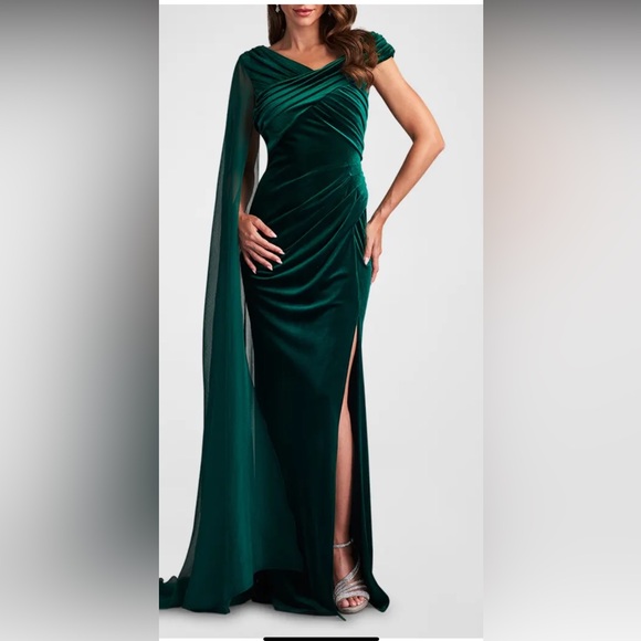 Tadashi Shoji Women's Pleated Crossover Cape Velvet Gown size LARGE worn once - Picture 2 of 5